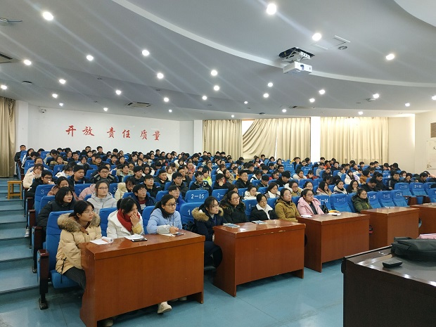 我校召开2019届毕业生顶岗实习岗前培训会