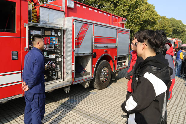 安不忘危 防患未然 ——我校成功开展消防安全演练