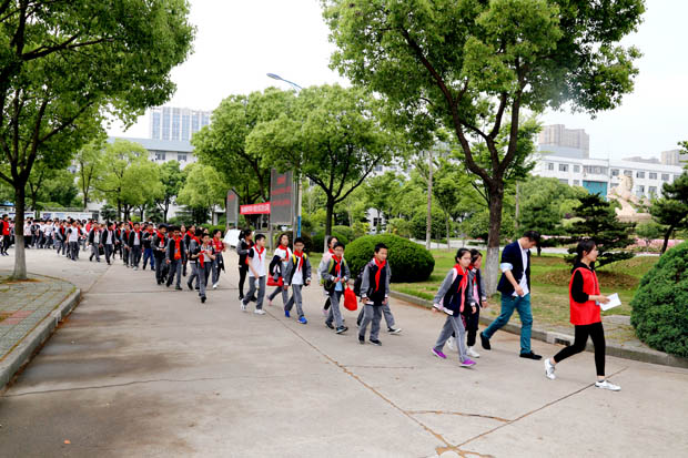 “职业教育活动周”活动系列之开展职业启蒙体验日活动